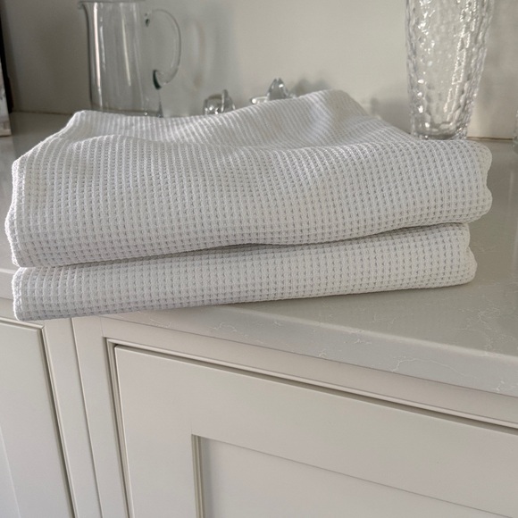 EUC Two Boll & Branch Terry Waffle Weave Bath Towels - Picture 2 of 4